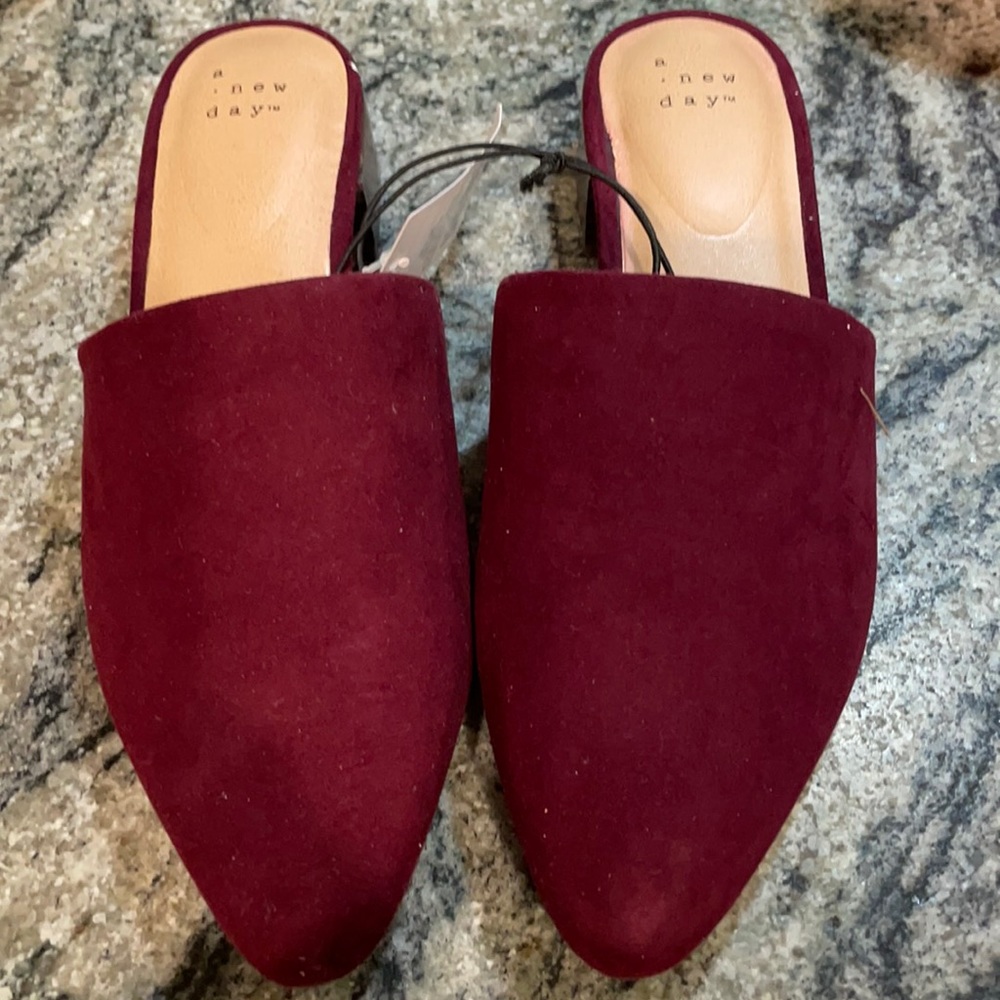 New with tags burgundy flats/loafers